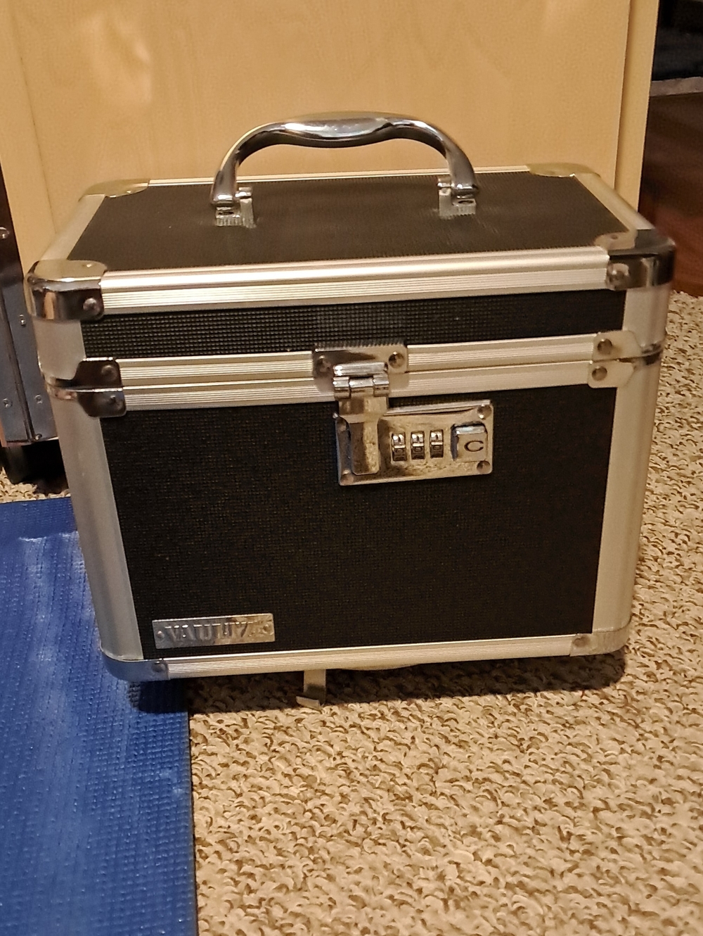 Black and Silver Hard-Shell Locking Train Case